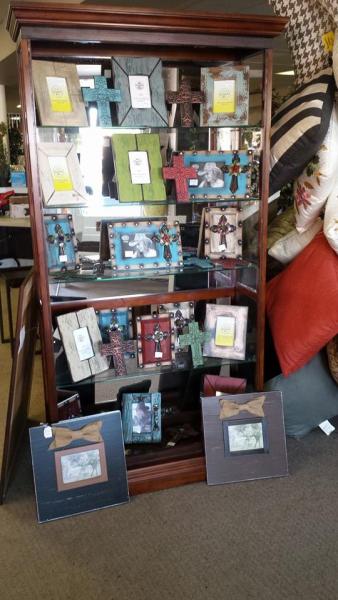 At Discount Merchandise we have a beautiful variety of picture frames to display your precious photos!